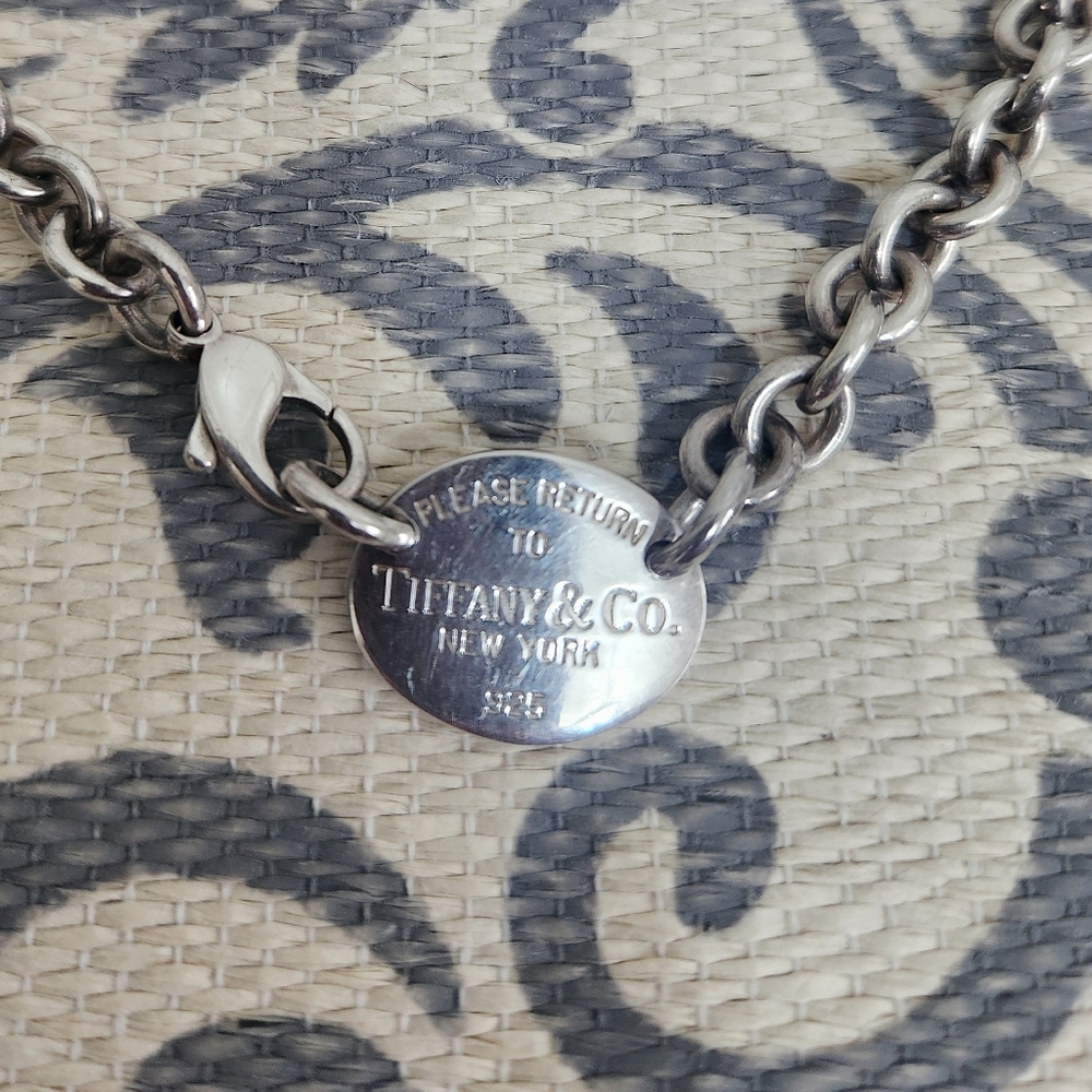 AUTHENTIC VINTAGE Return to Tiffany Oval Tag Necklace - Picture 3 of 3